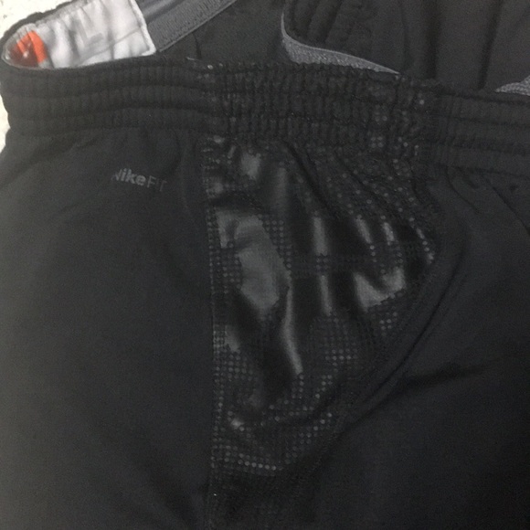 Nike football and training shorts black large - Picture 4 of 6